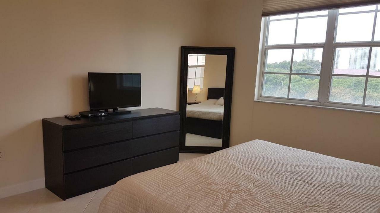 Yacht Club Aventura 2Br + 2Ba Lägenhet Miami Exteriör bild